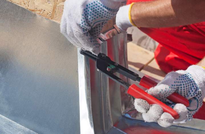 Expertise en travaux de zinguerie et étanchéité.